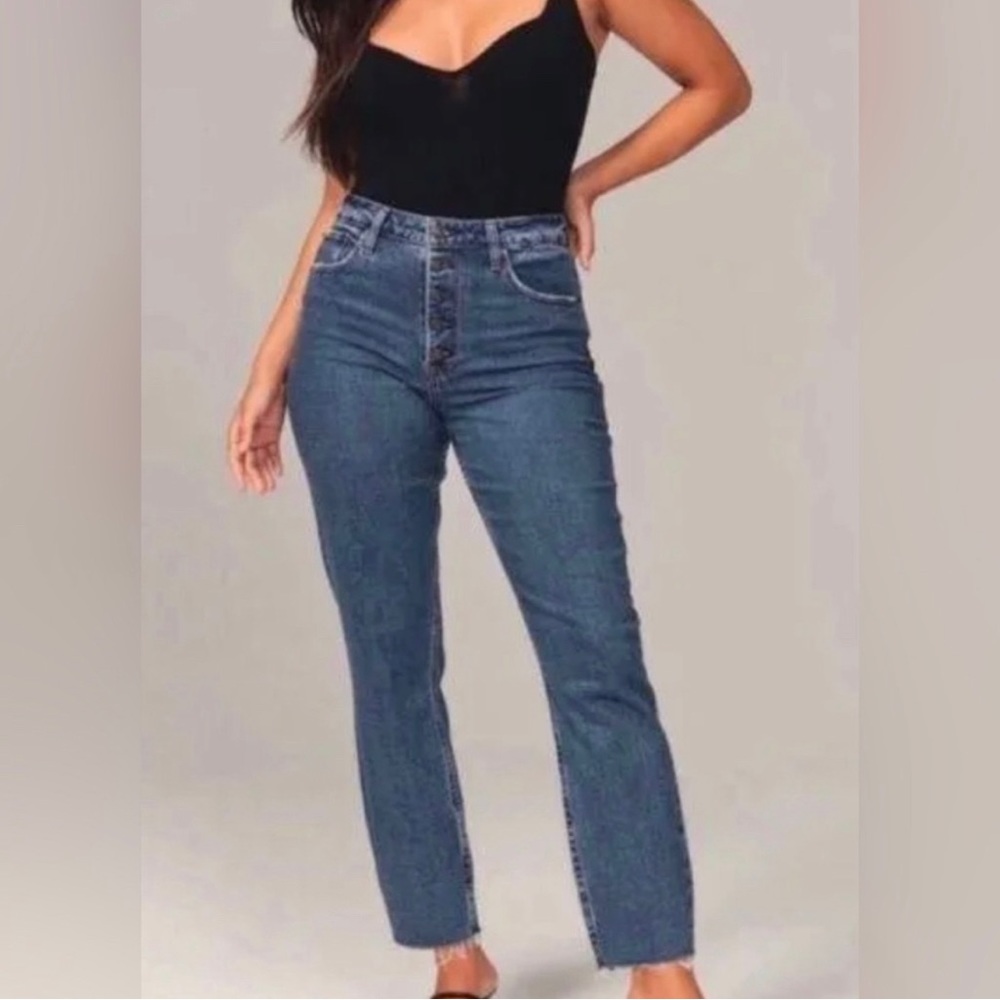Abercrombie & Fitch Women's Straight Leg Jeans - Medium Blue